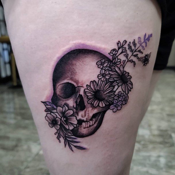 Womens Thighs Cool Skull Tattoo