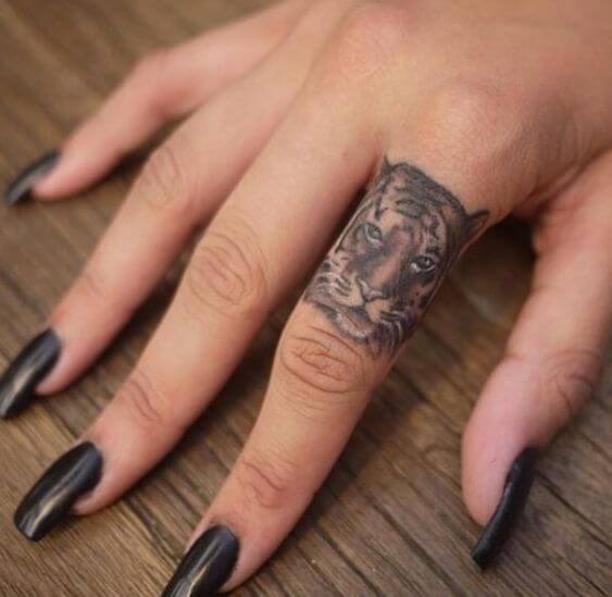 Womens Tiger Tattoo Fingers