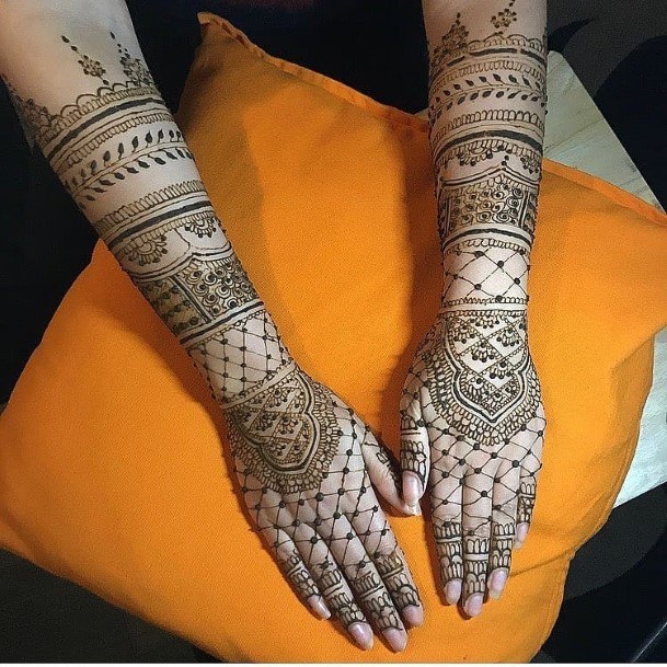 Womens Traditional Henna Tattoo