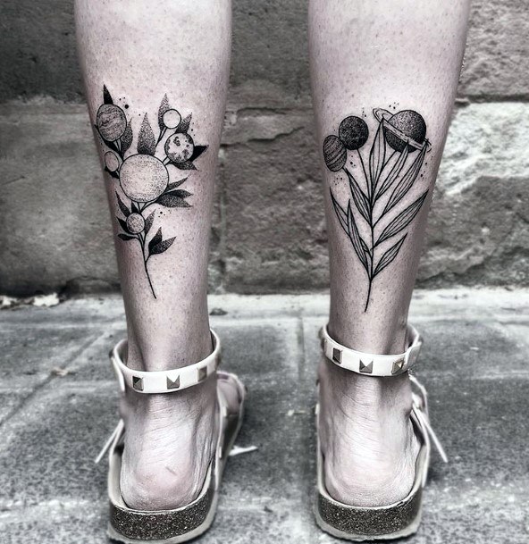 Womens Unique Tattoo On Legs