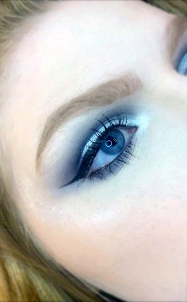 Womens Winter Eyeshadow Ideas Silver And Blue