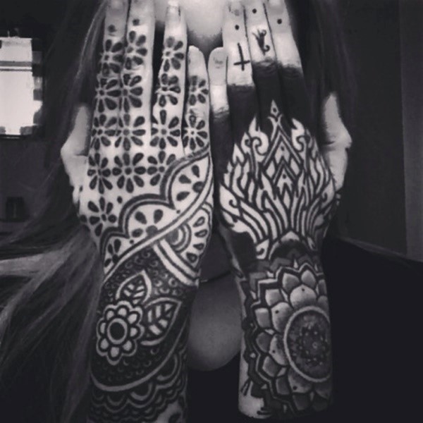 Womens Wonderful Black Tattoo Fingers