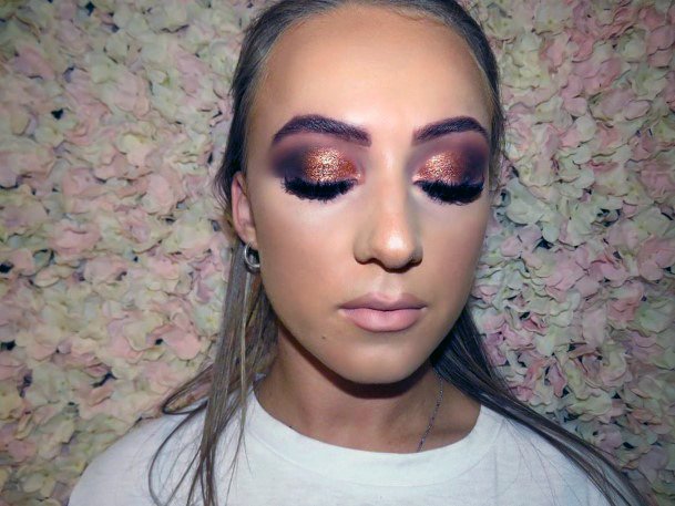 Womens Wonderful Copper Hued Eyeshadow