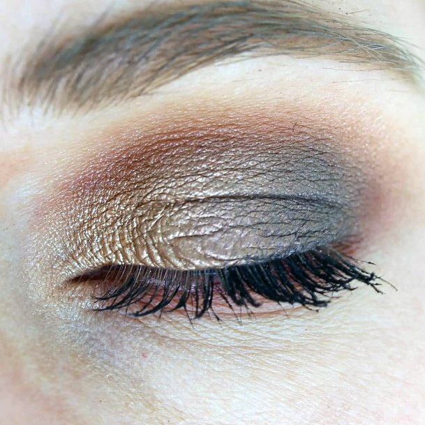 Womens Wooden Brown Eyeshadow