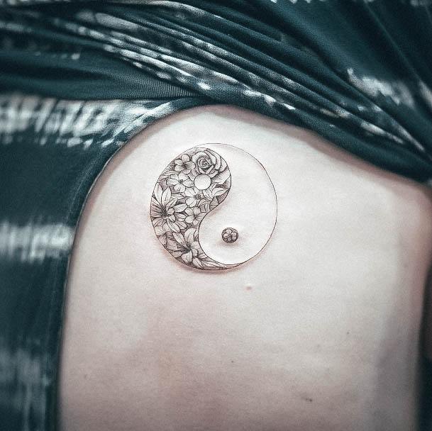 Womens Yin Yang Good Looking Tattoos