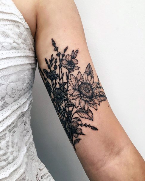 Wonderful Body Art Bicep Tattoo For Women