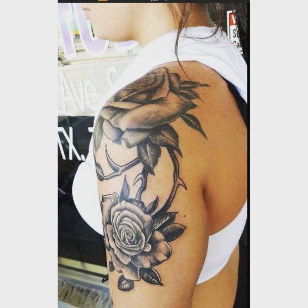 Wonderful Body Art Rose Shoulder Tattoo For Women