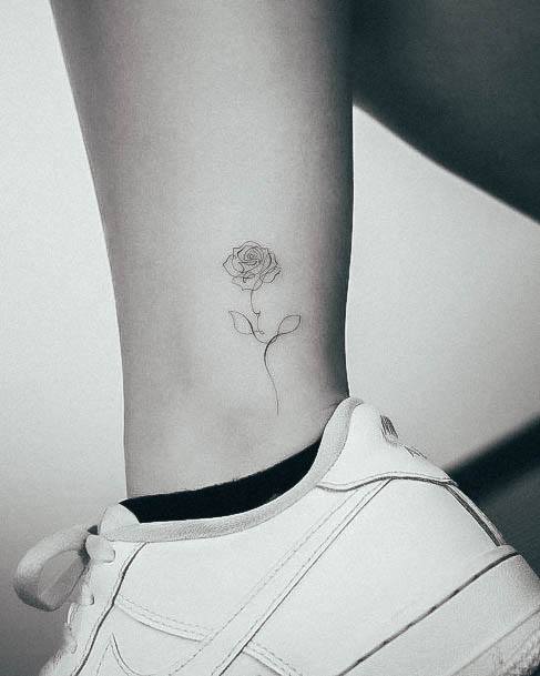 Wonderful Body Art Simple Flower Tattoo For Women