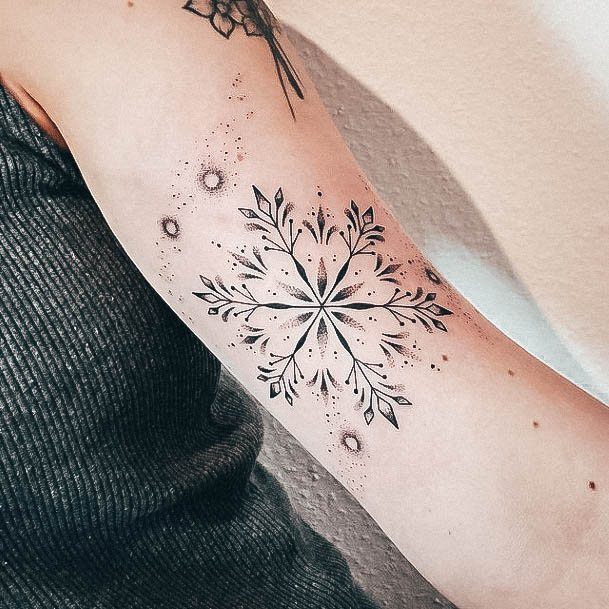 Wonderful Body Art Snowflake Tattoo For Women