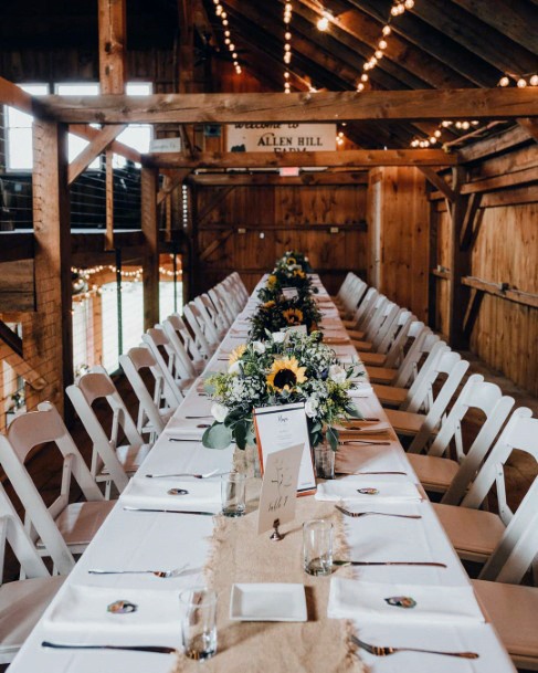 Wonderful Burlap Table Decor Wedding