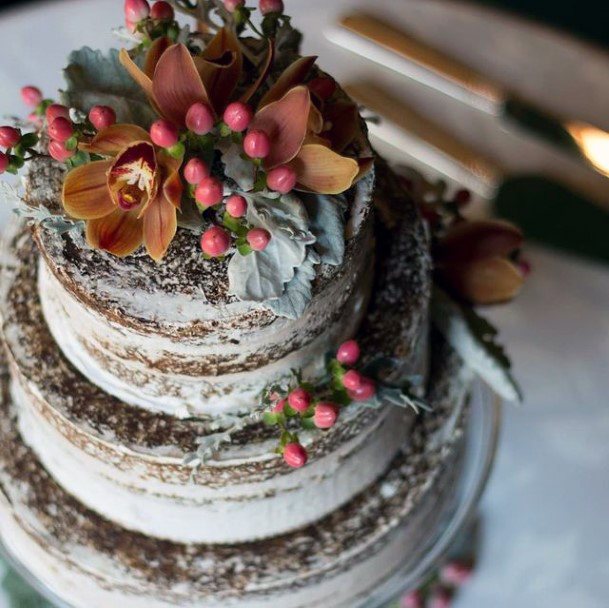 Wonderful Rustic Wedding Cake