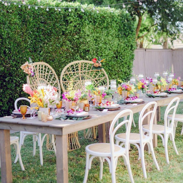 Wonderful Tropical Wedding Flowers On Table