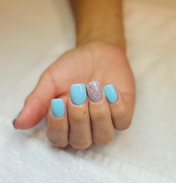 Wondrous Ladies Blue Short Nails