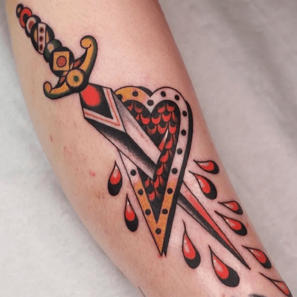 Wondrous Ladies Dagger Heart Tattoos