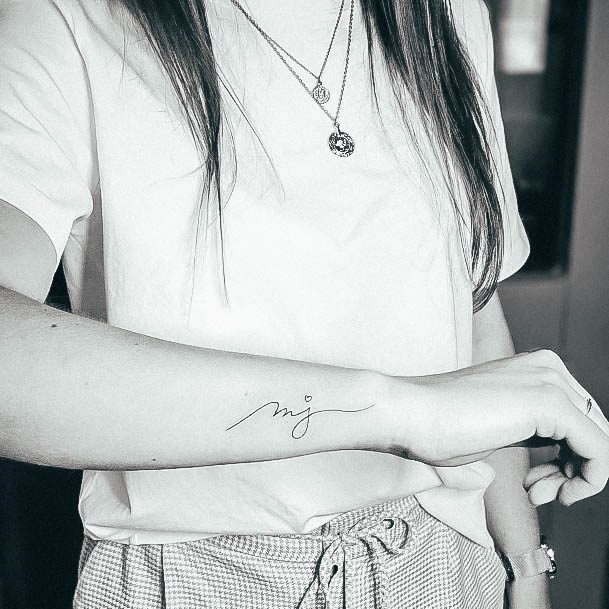 Wondrous Ladies Initials Tattoos