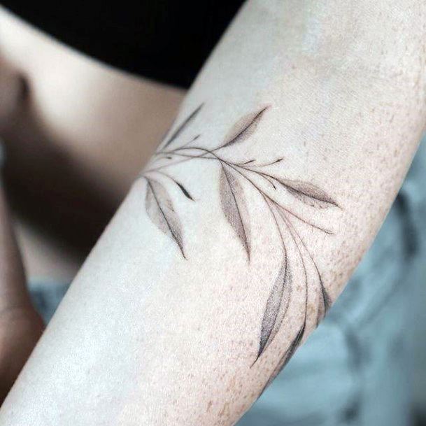 Wondrous Ladies Leaf Tattoos