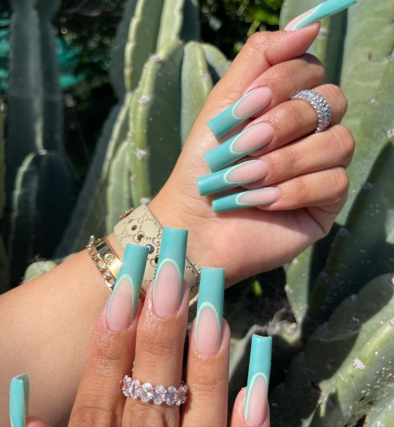 Wondrous Ladies Matte Green Nails