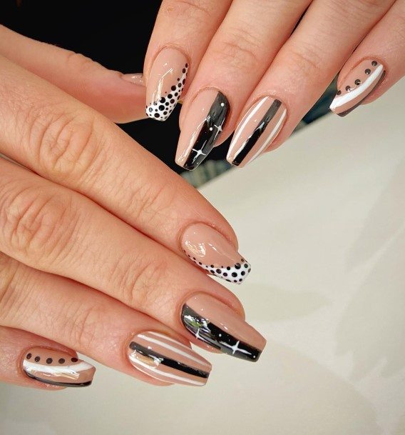 Wondrous Ladies Monochrome Nails