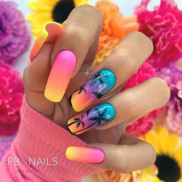 Wondrous Ladies Pink Summer Nails