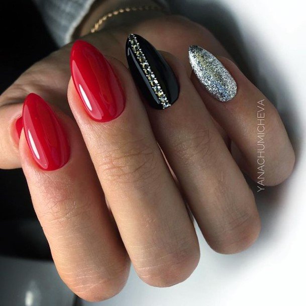 Wondrous Ladies Red And Black Nails