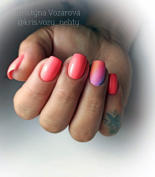 Wondrous Ladies Salmon Nails