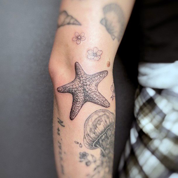 Wondrous Ladies Starfish Tattoos
