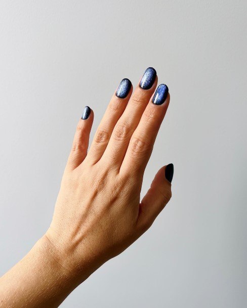 Wondrous Ladies Velvet Nails