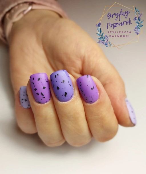 Wondrous Ladies Violet Nails