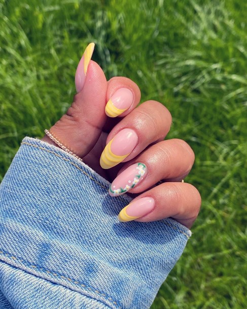 Yellow Dress Nail Feminine Designs