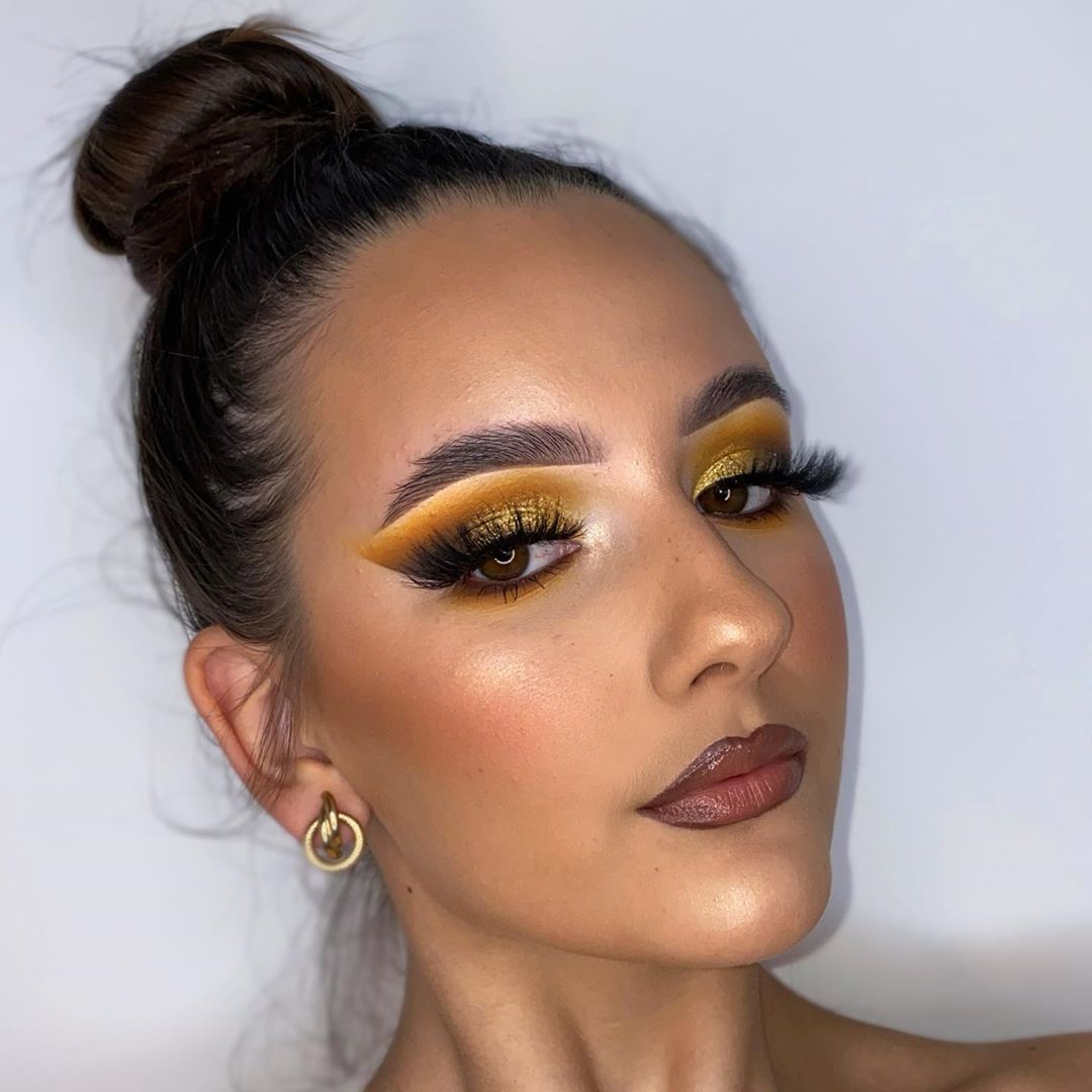 Yellow Gold Eye Makeup Women