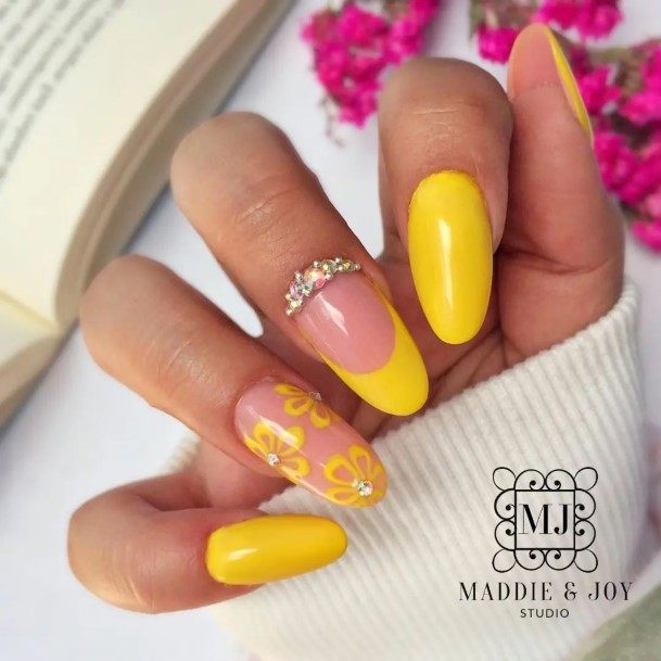 Yellow With Diamonds Womens Feminine Yellow With Diamonds Nails